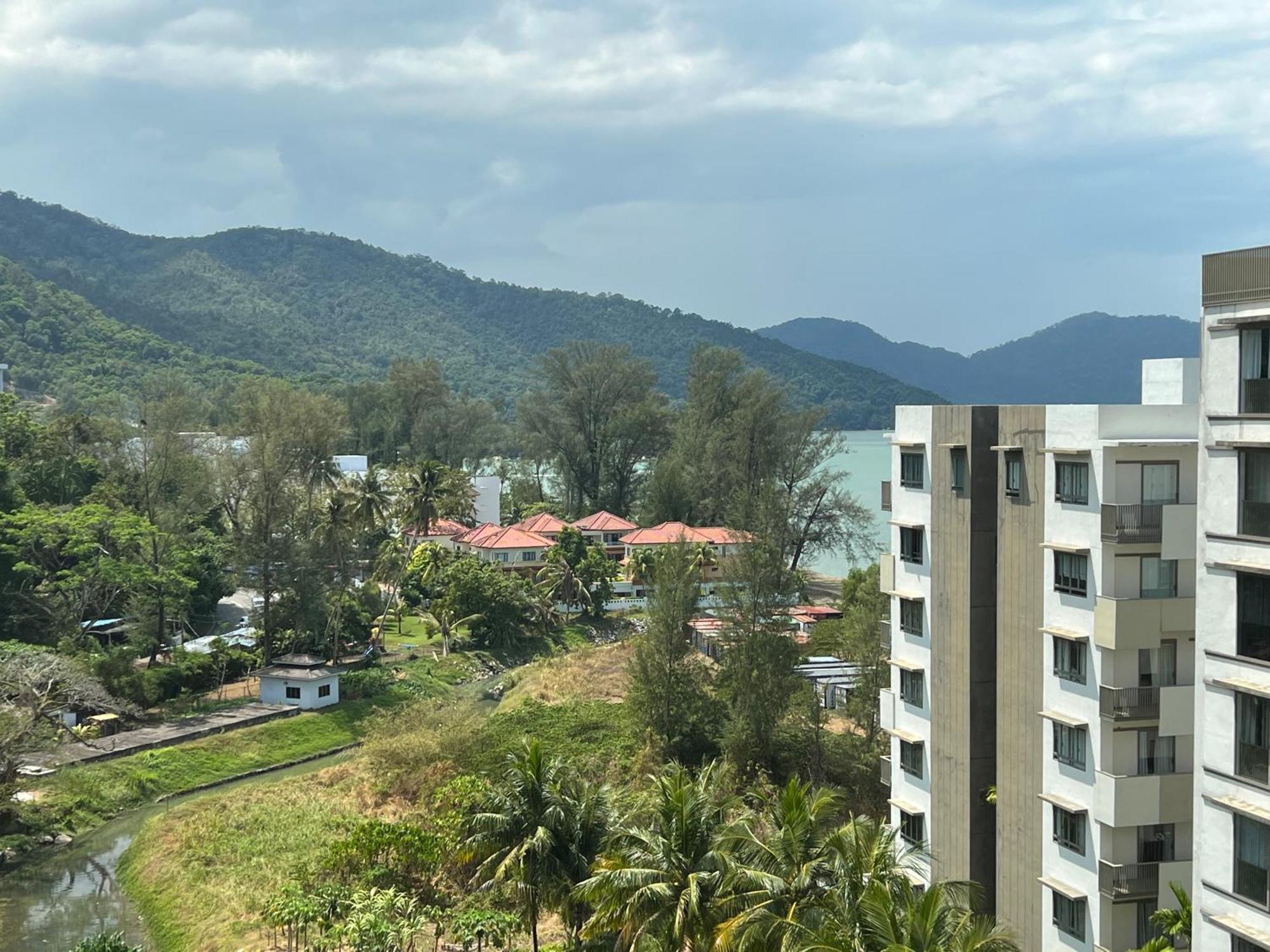 By The Sea @ Luxury Suites, บาตูเฟอริงกี ภายนอก รูปภาพ